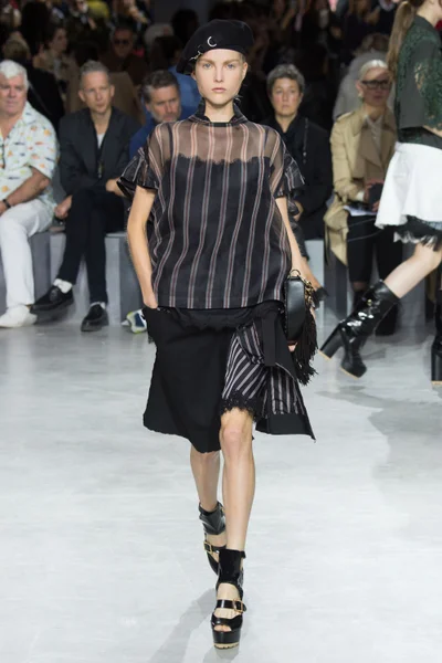 Look 37